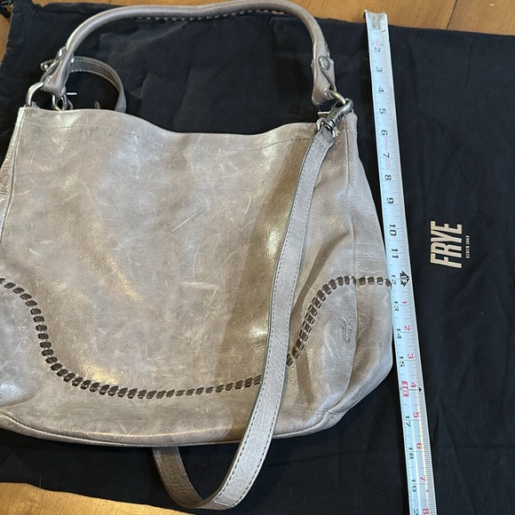 Frye shoulder bag with cross body strap grey excellent used condition - Picture 11 of 12